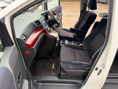 Toyota Vellfire AUTO - IMPORT 48