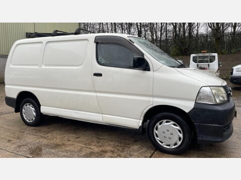 Toyota Hiace 2.5 280 D-4D Panel Van 4dr Diesel Manual RWD L1 H1 (221 g/km, 117 bhp) 6