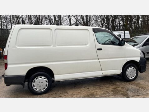 Toyota Hiace 2.5 280 D-4D Panel Van 4dr Diesel Manual RWD L1 H1 (221 g/km, 117 bhp) 8