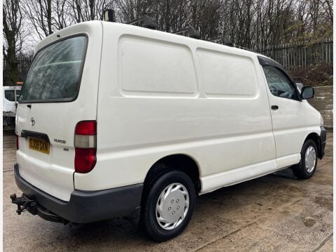 Toyota Hiace 2.5 280 D-4D Panel Van 4dr Diesel Manual RWD L1 H1 (221 g/km, 117 bhp) 9