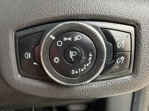 Ford Transit Connect 1.5 TDCi 210 Panel Van 5dr Diesel Manual L2 H1 (124 g/km, 74 bhp) 33