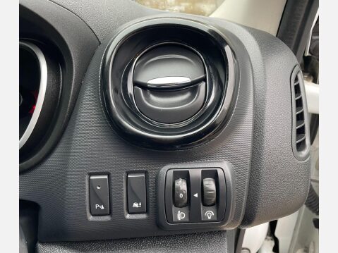 Vauxhall Vivaro 1.6 CDTi 2900 Sportive Panel Van 5dr Diesel Manual L1 H1 Euro 6 (120 ps) 26