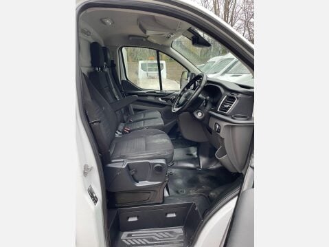 Ford Transit Custom 2.0 300 EcoBlue Limited Panel Van 5dr Diesel Manual L2 H1 Euro 6 (s/s) (130 23