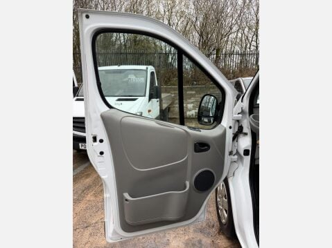 Vauxhall Vivaro 2.0 2900 CDTi Panel Van 4dr Diesel Manual FWD L1 (195 g/km, 113 bhp) 37