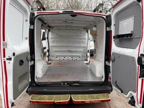 Vauxhall Vivaro 2.0 2900 CDTi Panel Van 4dr Diesel Manual FWD L1 (195 g/km, 113 bhp) 17