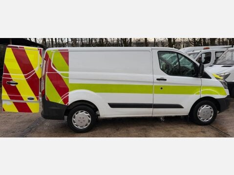 Ford Transit Custom 2.2 TDCi 290 L2 H1 5dr 8