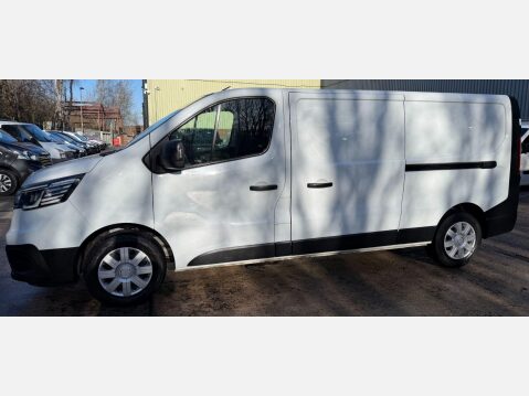 Renault Trafic 2.0 dCi Blue LL30 Business Panel Van 5dr Diesel Manual L2 H1 Euro 6 (s/s) ( 23