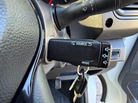 Renault Trafic 2.0 dCi Blue LL30 Business Panel Van 5dr Diesel Manual L2 H1 Euro 6 (s/s) ( 34