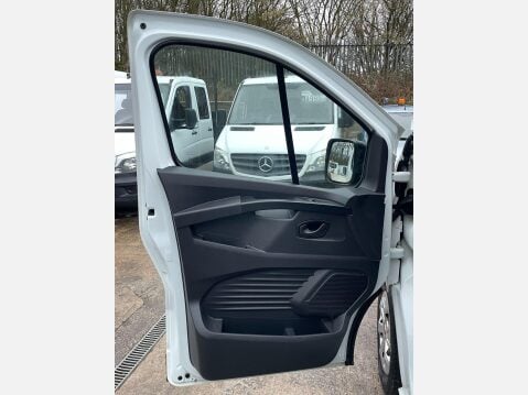 Renault Trafic 2.0 dCi Blue LH30 Business Panel Van 5dr Diesel Manual L2 H2 Euro 6 (s/s) ( 36