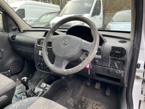 Vauxhall Combo 1.7 2000 CDTi 16v Crew Van 3dr Diesel Manual FWD L1 H1 (143 g/km, 99 bhp) 26