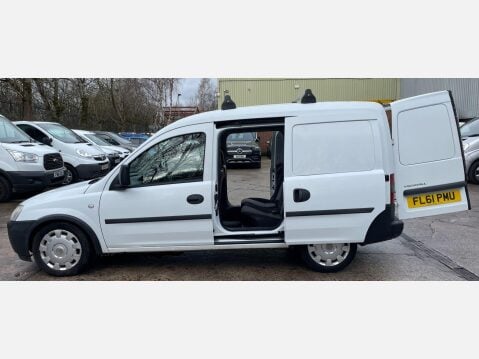 Vauxhall Combo 1.7 2000 CDTi 16v Crew Van 3dr Diesel Manual FWD L1 H1 (143 g/km, 99 bhp) 18