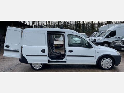 Vauxhall Combo 1.7 2000 CDTi 16v Crew Van 3dr Diesel Manual FWD L1 H1 (143 g/km, 99 bhp) 8