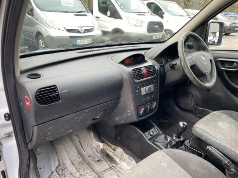 Vauxhall Combo 1.7 2000 CDTi 16v Crew Van 3dr Diesel Manual FWD L1 H1 (143 g/km, 99 bhp) 33