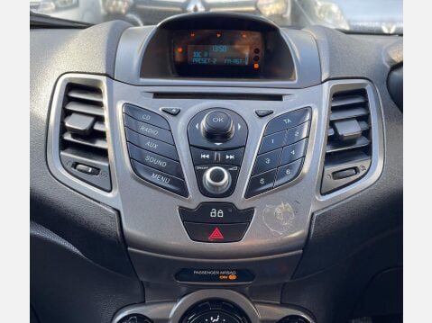 Ford Fiesta 1.6 TDCi ECOnetic II Panel Van 3dr 29