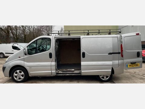 Vauxhall Vivaro 2.0 2900 CDTi Sportive FWD L3 4dr 16