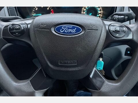Ford Transit 2.2 TDCi 350 RWD L2 H1 Euro 5 2dr (DRW) 29