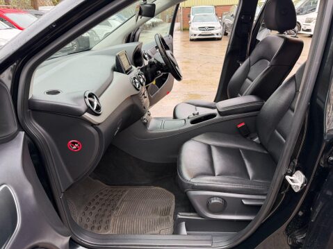 Mercedes-Benz B Class 1.8 B180 CDI Sport MPV 5dr Diesel 7G-DCT Euro 5 (s/s) (109 ps) 40