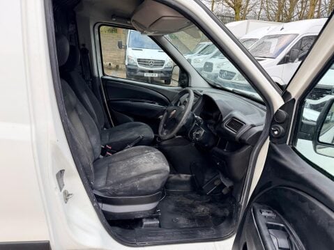 Fiat Doblo 1.3 JTD MultiJetII 16v Panel Van 4dr Diesel Manual L1 H1 (133 g/km, 90 bhp) 23