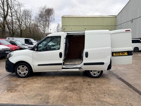 Fiat Doblo 1.3 JTD MultiJetII 16v Panel Van 4dr Diesel Manual L1 H1 (133 g/km, 90 bhp) 29