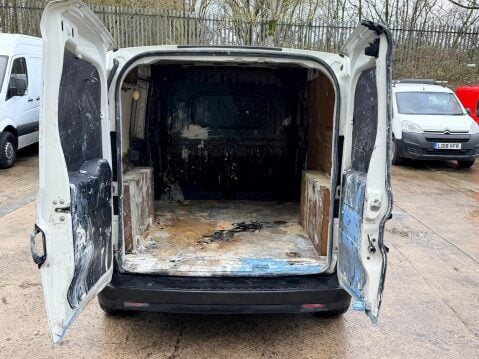 Fiat Doblo 1.3 JTD MultiJetII 16v Panel Van 4dr Diesel Manual L1 H1 (133 g/km, 90 bhp) 28