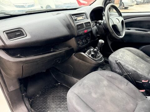 Fiat Doblo 1.3 JTD MultiJetII 16v Panel Van 4dr Diesel Manual L1 H1 (133 g/km, 90 bhp) 33