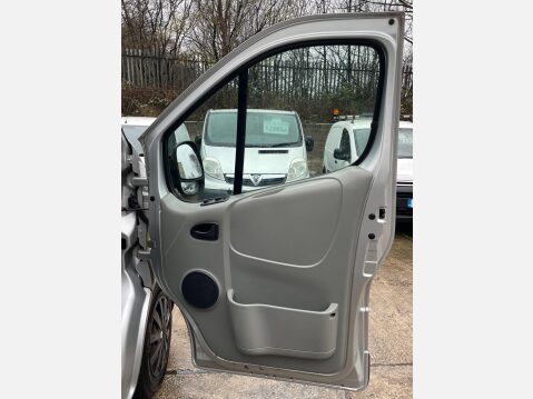 Renault Trafic 2.0 dCi SL27 Panel Van 3dr Diesel Manual L1 H1 (198 g/km, 115 bhp) 21