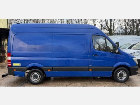 Mercedes-Benz Sprinter 2.1 211 CDi Panel Van 5dr Diesel Manual RWD L2 H3 (234 g/km, 112 bhp) 9