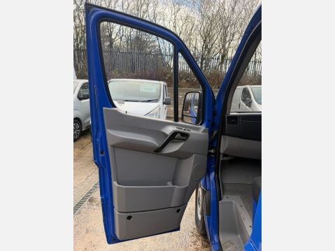 Mercedes-Benz Sprinter 2.1 211 CDi Panel Van 5dr Diesel Manual RWD L2 H3 (234 g/km, 112 bhp) 34