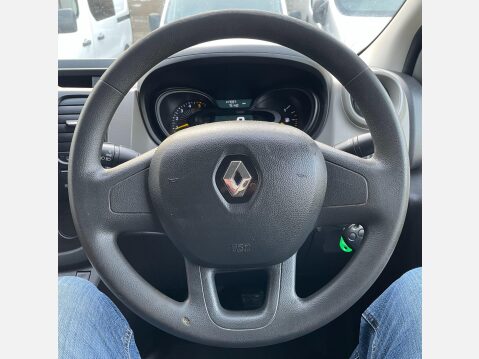 Renault Trafic 1.6 dCi ENERGY 27 Business+ SWB Standard Roof Euro 5 (s/s) 5dr 26