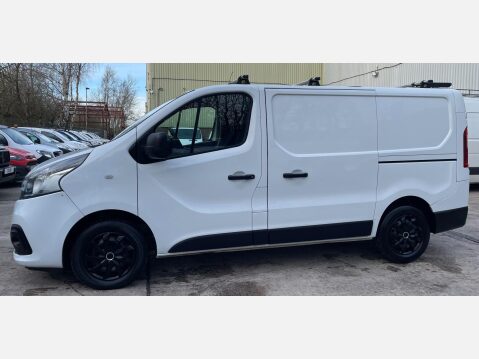 Renault Trafic 1.6 dCi ENERGY 27 Business+ SWB Standard Roof Euro 5 (s/s) 5dr 17