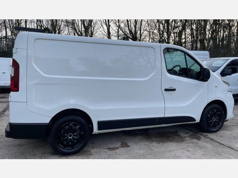 Renault Trafic 1.6 dCi ENERGY 27 Business+ SWB Standard Roof Euro 5 (s/s) 5dr 8