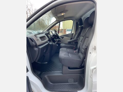 Renault Trafic 1.6 dCi ENERGY 27 Business+ SWB Standard Roof Euro 5 (s/s) 5dr 32