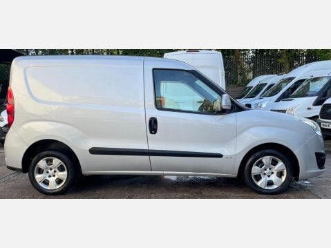 Vauxhall Combo 1.3 CDTi 2000 16v Sportive Panel Van 3dr Diesel Manual FWD L1 H1 (133 g/km, 5