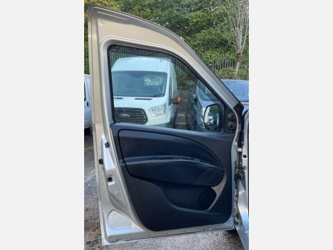 Vauxhall Combo 1.3 CDTi 2000 16v Sportive Panel Van 3dr Diesel Manual FWD L1 H1 (133 g/km, 32