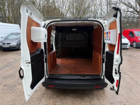 Vauxhall Combo 1.3 CDTi 2000 ecoFLEX 16v Panel Van 3dr Diesel Manual FWD L1 H1 (126 g/km, 14