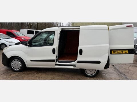 Vauxhall Combo 1.3 CDTi 2000 ecoFLEX 16v Panel Van 3dr Diesel Manual FWD L1 H1 (126 g/km, 21
