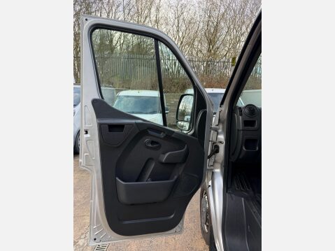 Renault Master 2.3 dCi 35 Business Panel Van 5dr Diesel Manual FWD LWB Medium Roof Euro 6 30