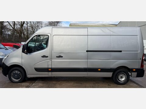 Renault Master 2.3 dCi 35 Business Panel Van 5dr Diesel Manual FWD LWB Medium Roof Euro 6 17