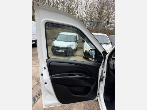 Vauxhall Combo 1.3 CDTi 2000 16v FWD L1 H1 3dr 34