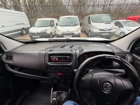 Vauxhall Combo 1.3 CDTi 2000 16v FWD L1 H1 3dr 29
