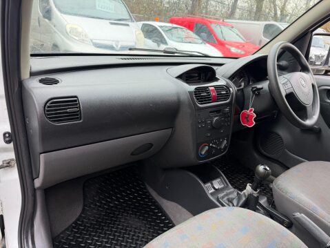 Vauxhall Combo 1.3 CDTi 2000 16v 3dr 37