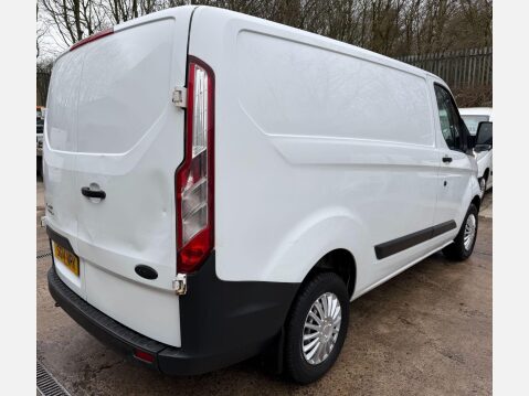 Ford Transit Custom 2.2 TDCi 270 Panel Van 5dr Diesel Manual L1 H1 (186 g/km, 153 bhp) 11