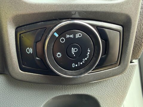 Ford Transit Custom 2.2 TDCi 270 Panel Van 5dr Diesel Manual L1 H1 (186 g/km, 153 bhp) 27