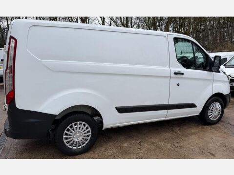 Ford Transit Custom 2.2 TDCi 270 Panel Van 5dr Diesel Manual L1 H1 (186 g/km, 153 bhp) 10