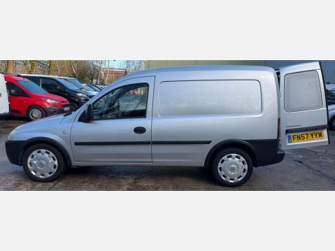 Vauxhall Combo 1.7 CDTi 1700 16v Panel Van 3dr Diesel Manual (140 g/km, 99 bhp) 21