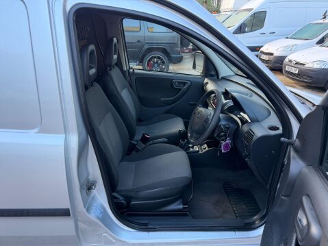 Vauxhall Combo 1.7 CDTi 1700 16v Panel Van 3dr Diesel Manual (140 g/km, 99 bhp) 25