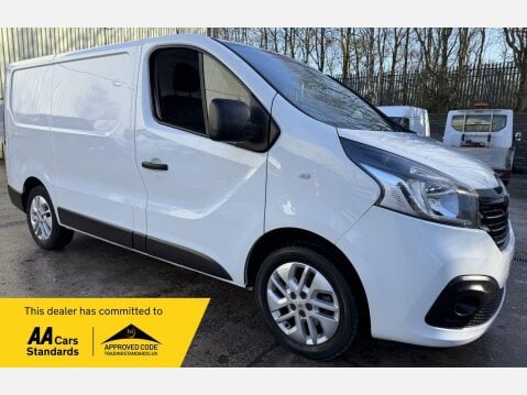 Renault Trafic 1.6 dCi ENERGY 27 Sport Nav Panel Van 5dr Diesel Manual SWB Standard Roof E 1