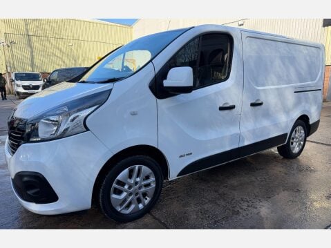 Renault Trafic 1.6 dCi ENERGY 27 Sport Nav Panel Van 5dr Diesel Manual SWB Standard Roof E 24