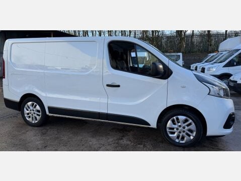 Renault Trafic 1.6 dCi ENERGY 27 Sport Nav Panel Van 5dr Diesel Manual SWB Standard Roof E 6
