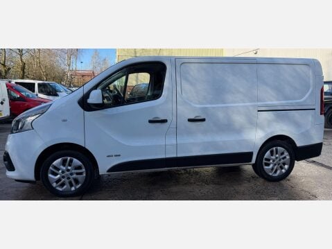 Renault Trafic 1.6 dCi ENERGY 27 Sport Nav Panel Van 5dr Diesel Manual SWB Standard Roof E 22
